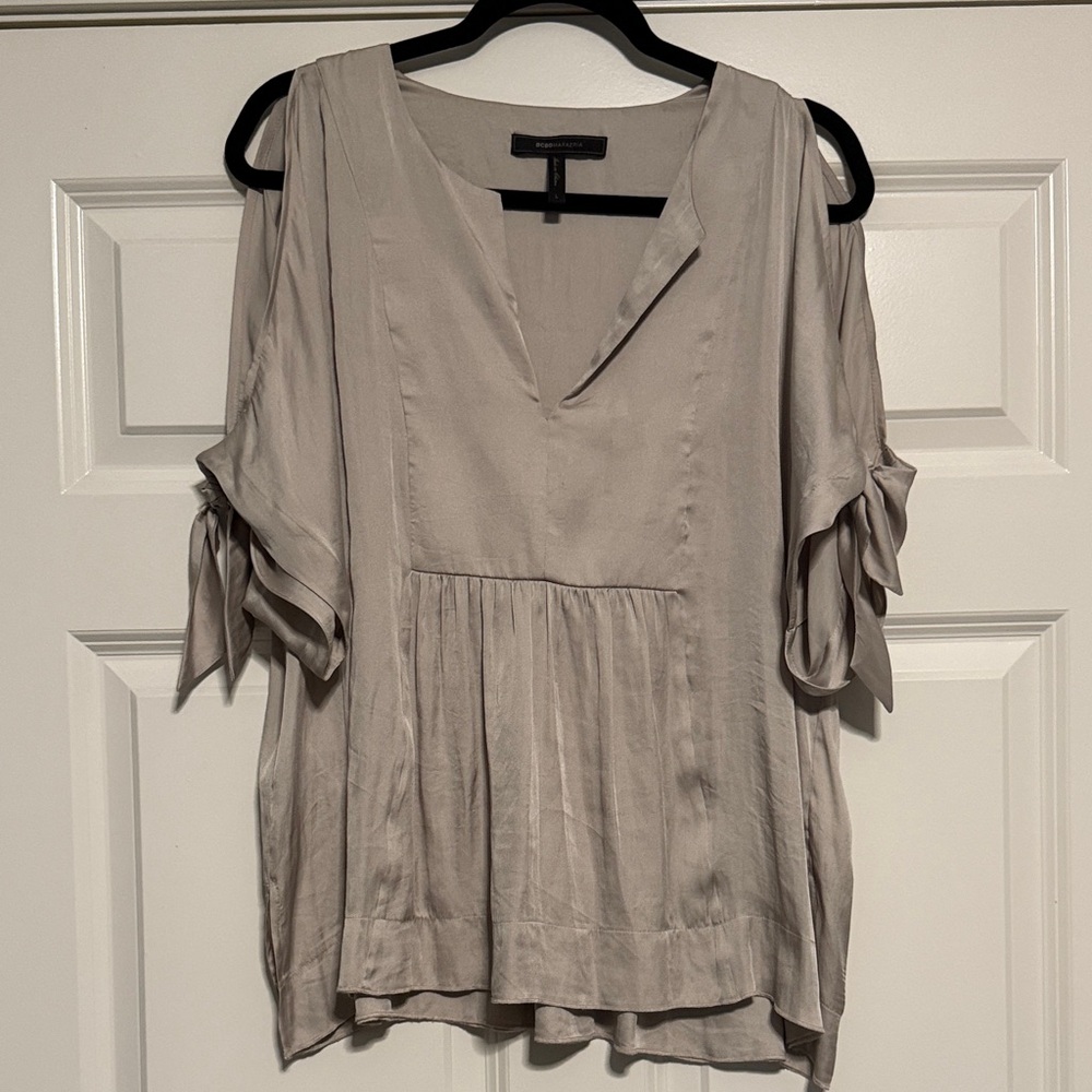 BCBGMaxAzria Women's Cream/Gray Blouse